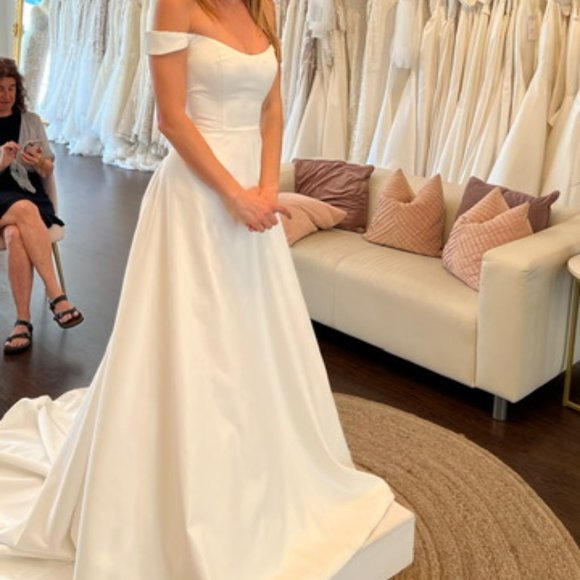 Structured A-line Wedding Gown - Picture 2 of 5